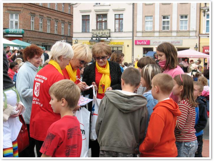 Komisja pilnie notowaa wyniki - lecz kto by najlepszy?